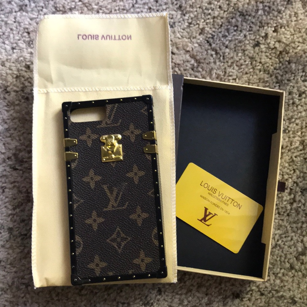 Gorgeous Eye Trunk Case